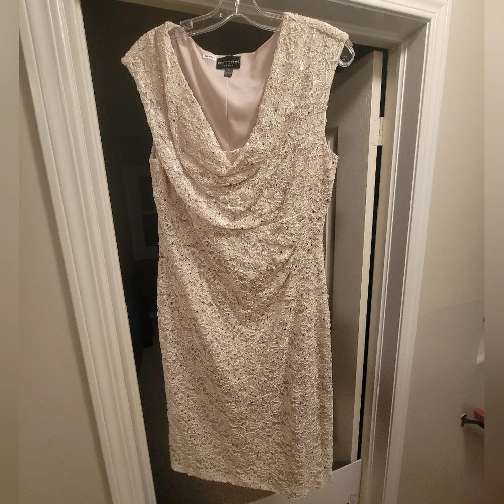 Dress - Picture 2 of 3